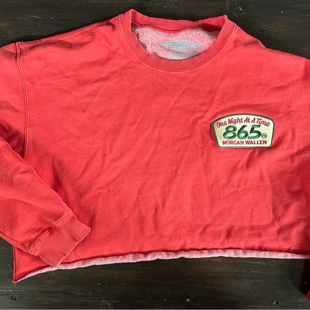 Red Cropped Morgan Wallen One Night at a Time Crewneck Sweatshirt size L